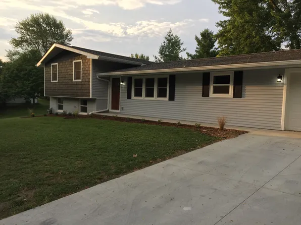735 Mill St, Mt Zion, IL 62549
