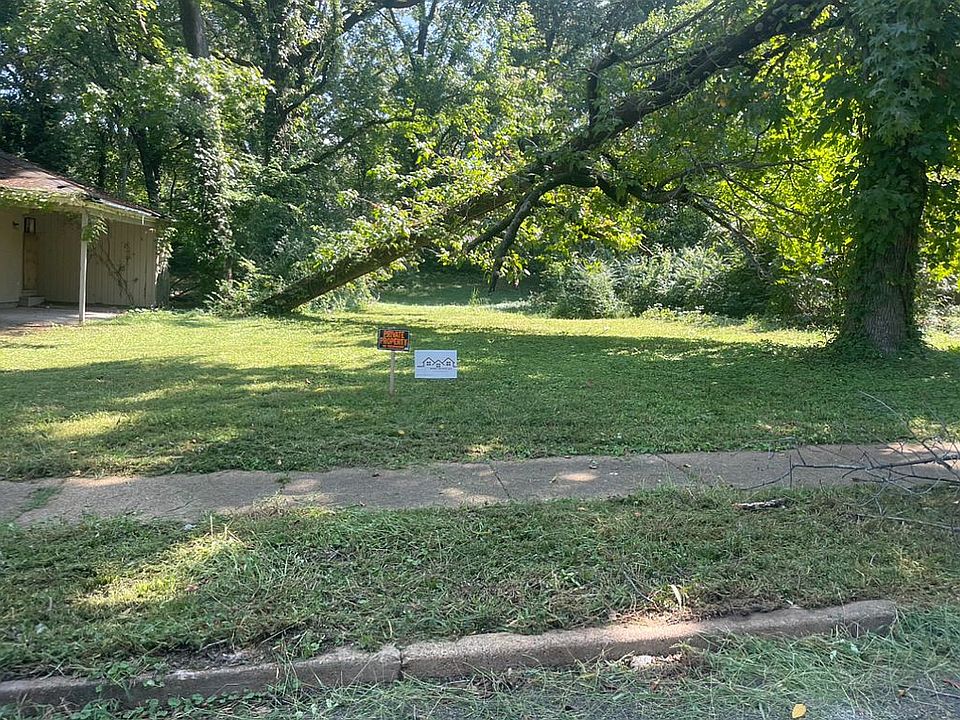 2nd image of 3536 Debby St