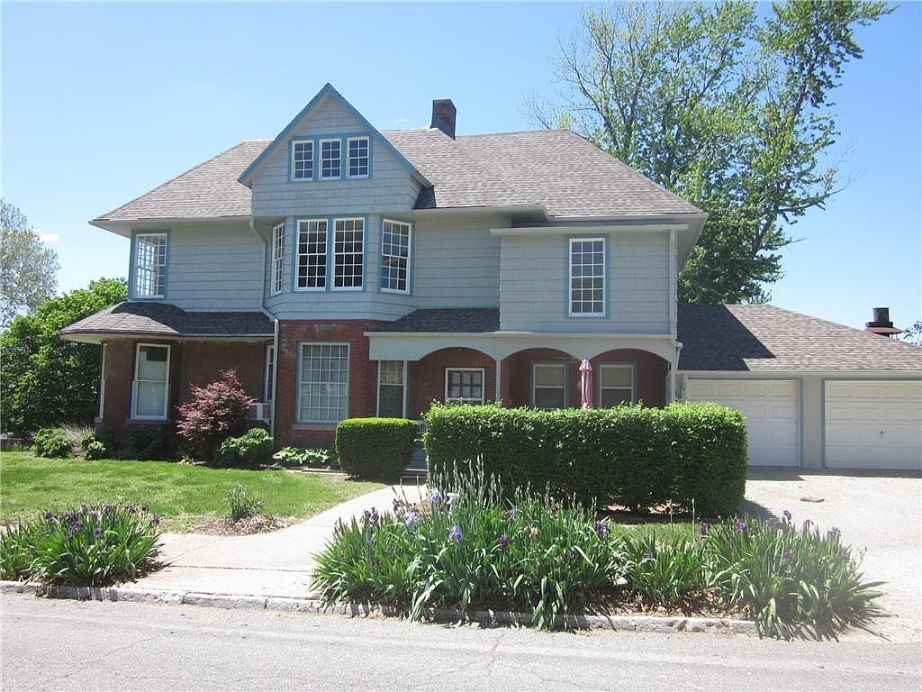 1029 Charles St, Saint Joseph, MO 64501 Zillow
