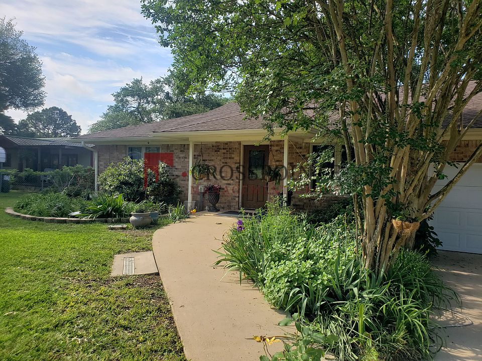 1st image of 15809 Cedar Bay Dr