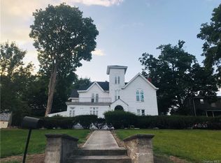 65 Wickham Ave, Middletown, NY 10940