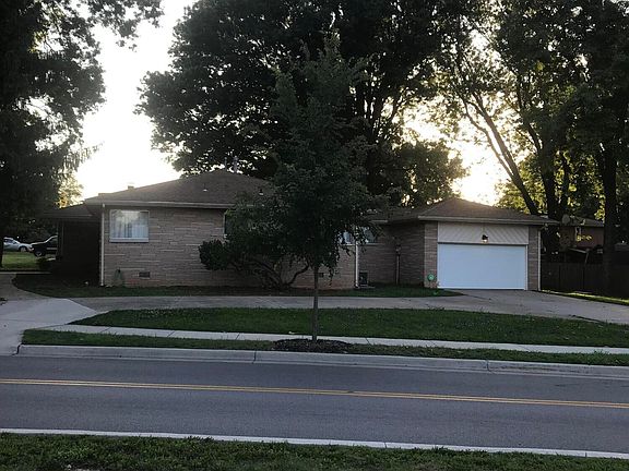 3rd image of 703 W Stanford Street