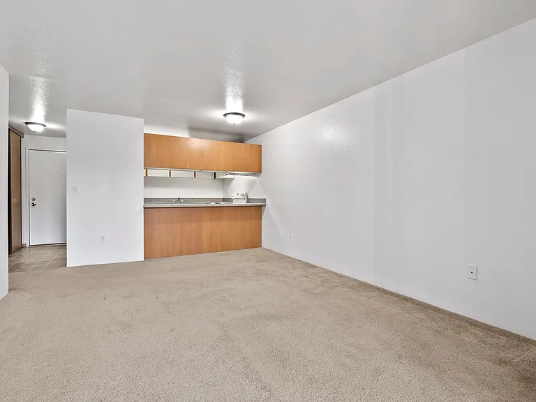 Michelle Apartments — Photo 20