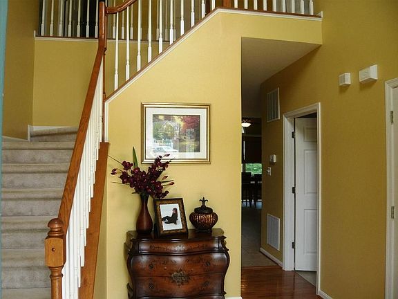 4th image of 11 Regal Ct