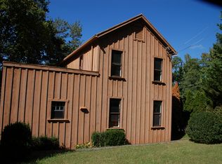 2022 McKnights Gap Rd, Reading, PA 19604