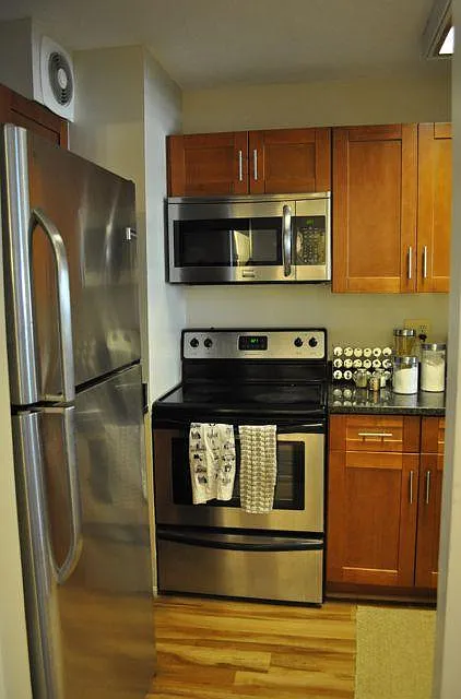 900 N Stafford St — Photo 3