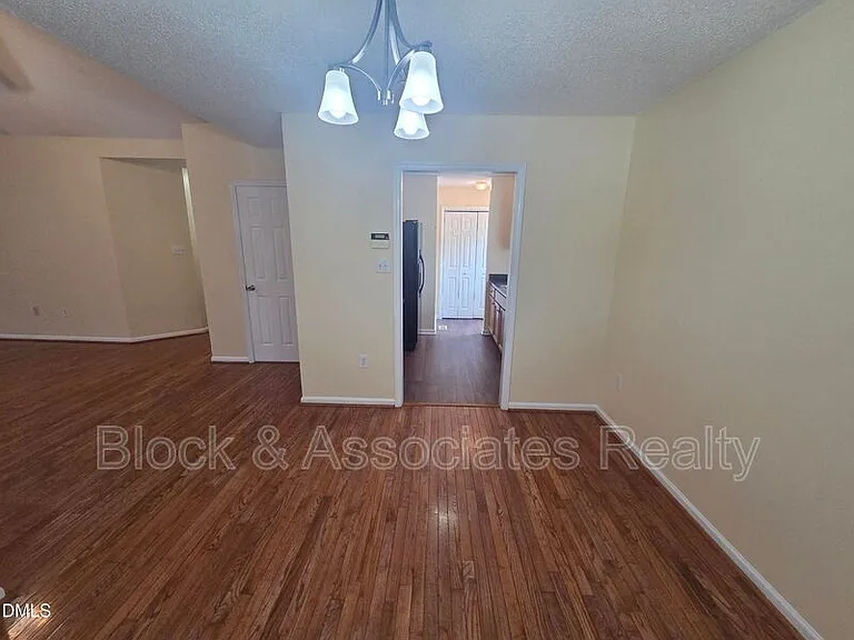 116 Cliffdale Rd — Photo 13