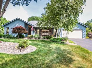 184 Mill Run Dr, Rochester, NY 14626