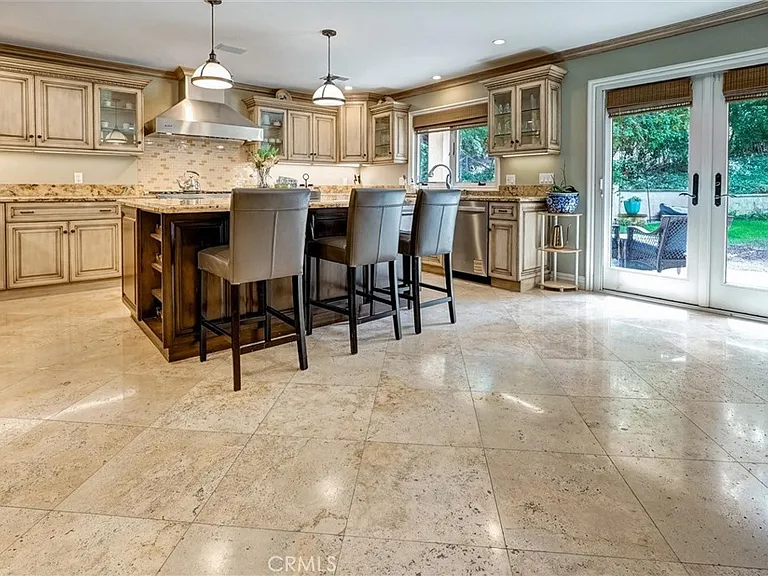 4751 Topeka Dr — Photo 16