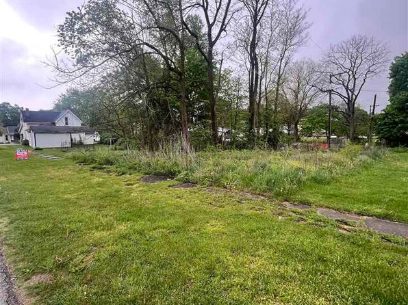 Walnut St, Williamsburg, IN 47393
