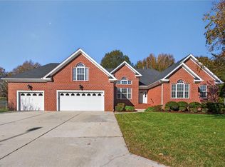 1314 Laurel Ridge Ln, Chesapeake, VA 23322