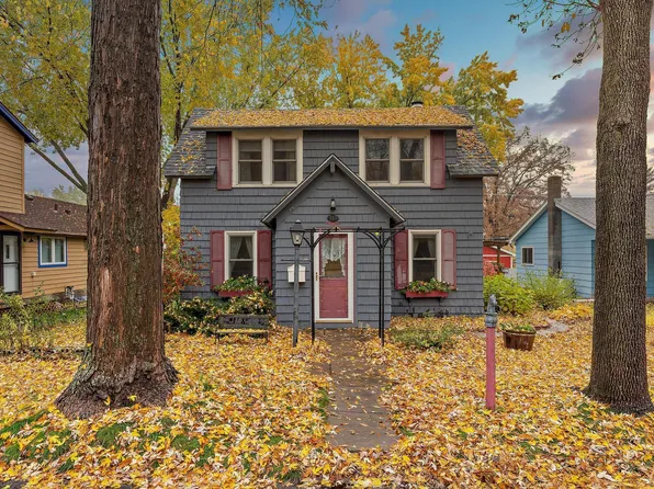 153 5th St N, Bayport, MN 55003
