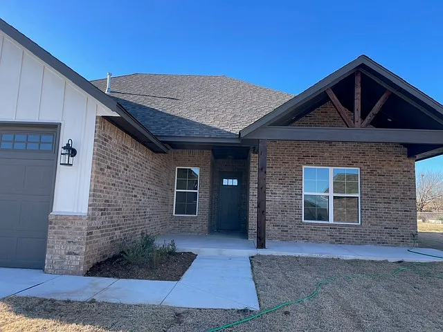 Building Photo - 2110 Ladera Ln