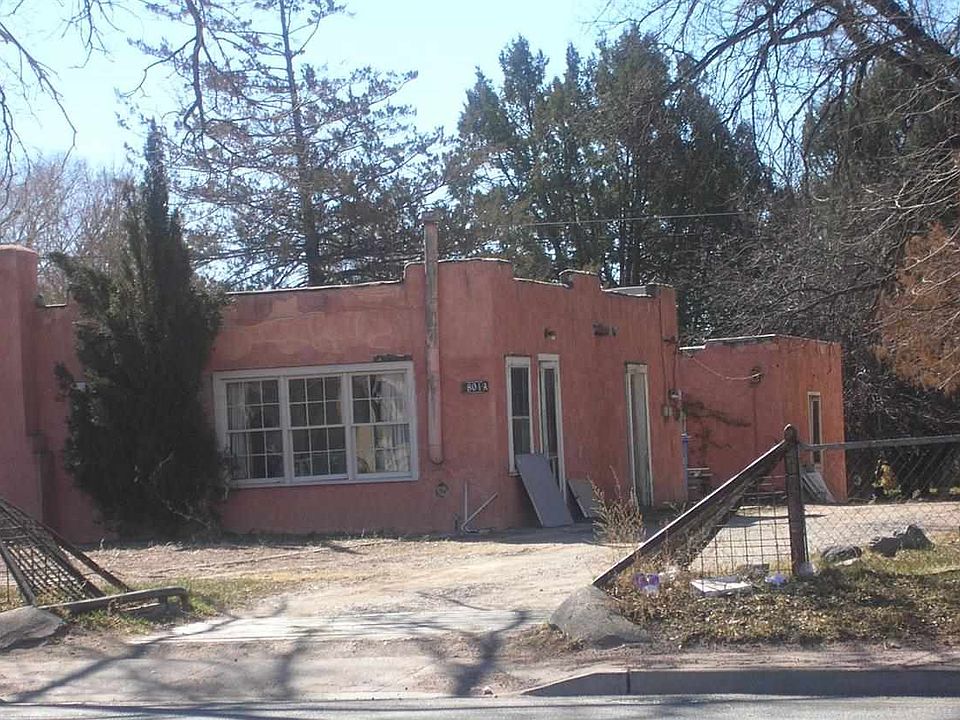 2nd image of 800A E Fairview Ln