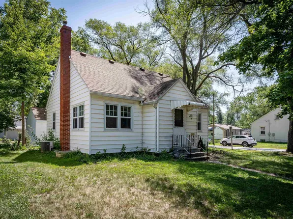 1200 Ackermant St, Waterloo, IA 50703