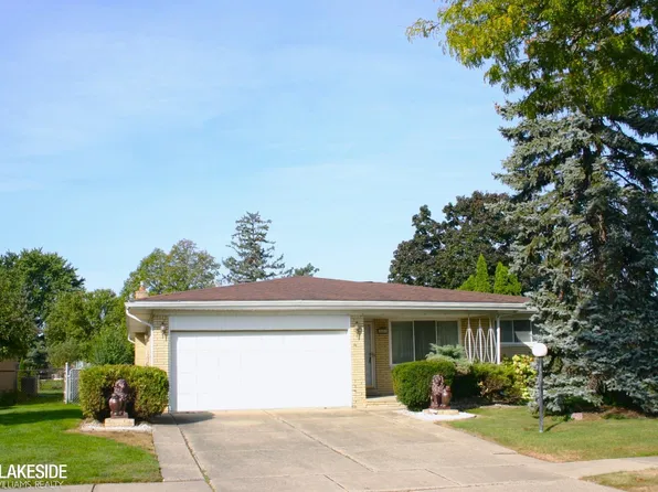 36215 La Marra Dr, Sterling Heights, MI 48310