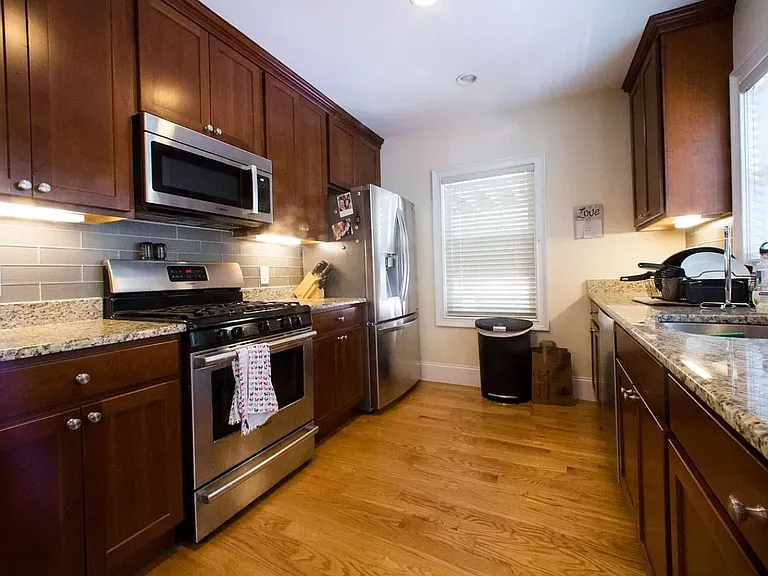 33 Beaconsfield Rd #1 — Photo 1