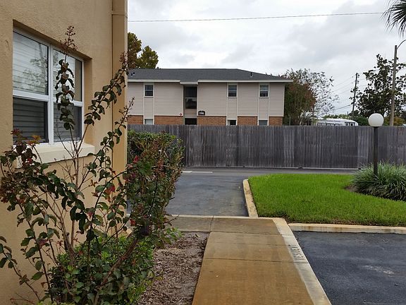 4th image of 1000 Lake Of The Woods Blvd #106A