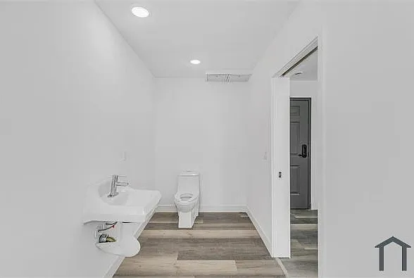 2837 San Marino St — Photo 14