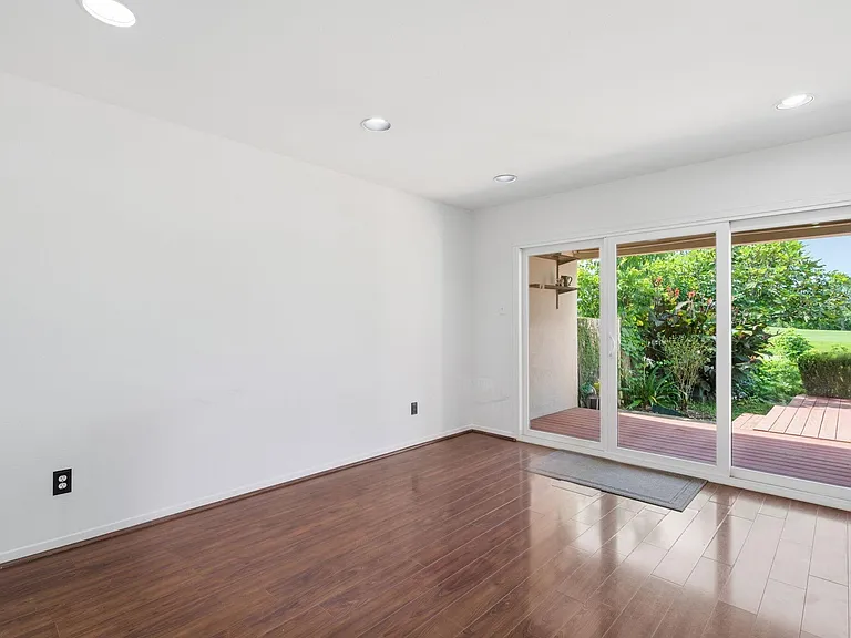 2810 Lake View Dr — Photo 17