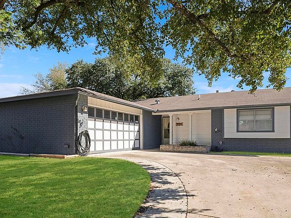 2nd image of 3334 Meadow