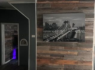 218 N 4th St, Jeannette, PA 15644