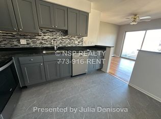 1639 Oakwood Ave APT 101, Des Plaines, IL 60016