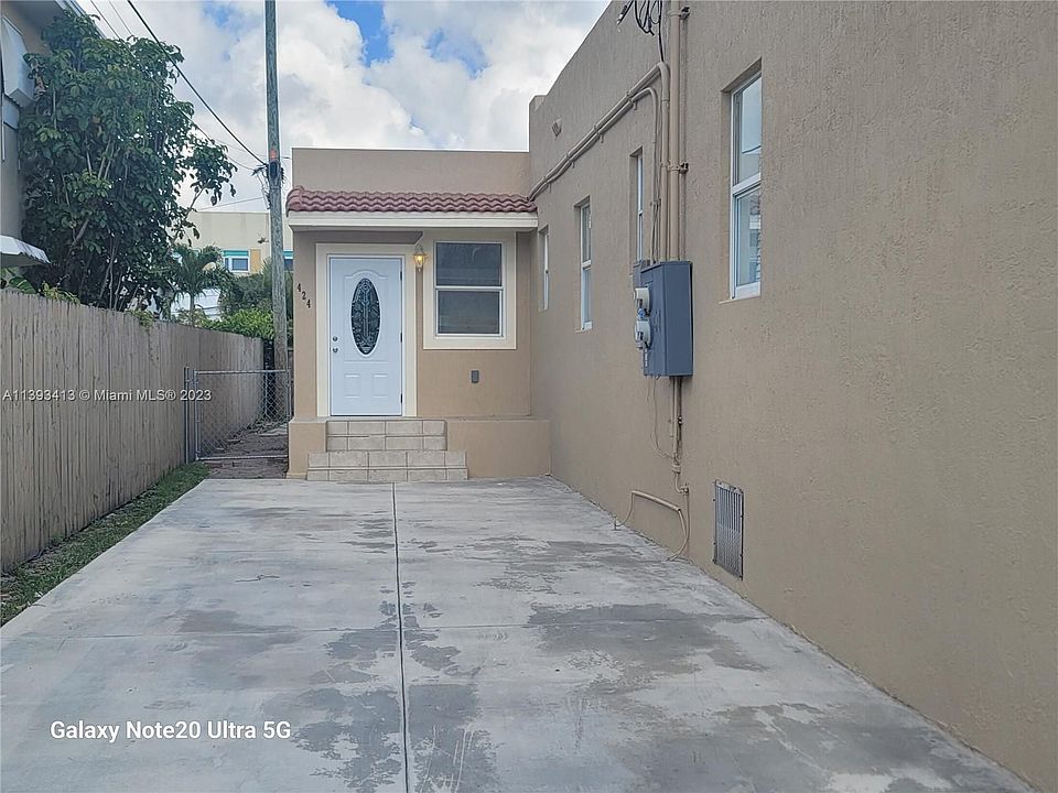 1st image of 424 NW 20th Ave #424