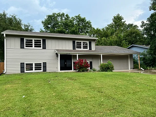4 bed, $2,350 — Photo 3