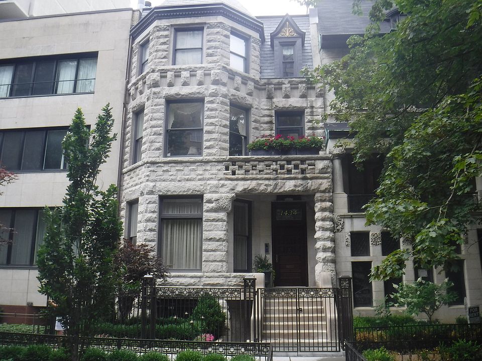 1st image of 1434 N Astor St #3