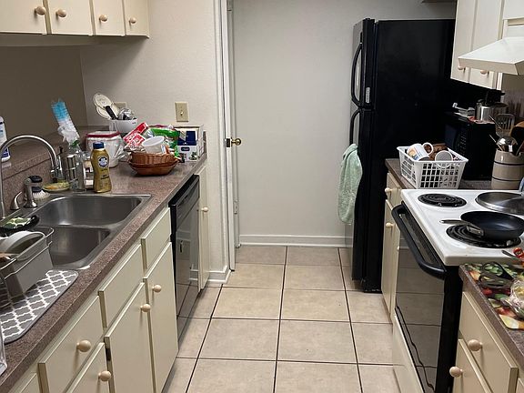 4th image of 183 Scottsdale Loop