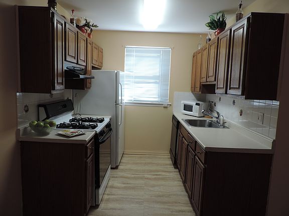 5th image of 1690 Grand Ave