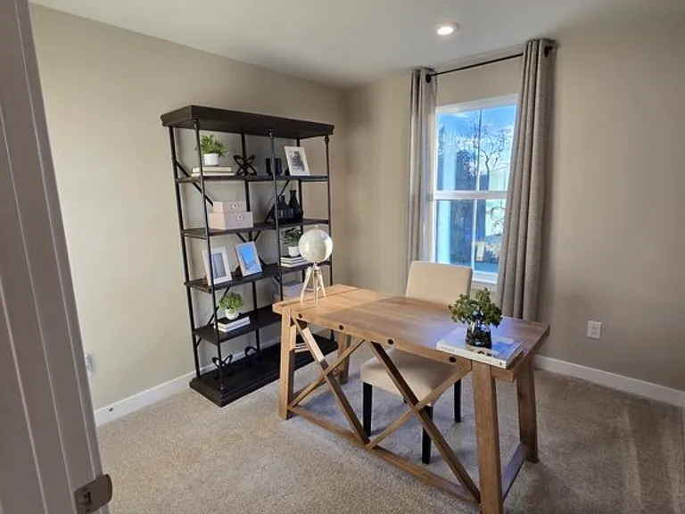 2 Sand Hills Dr — Photo 12