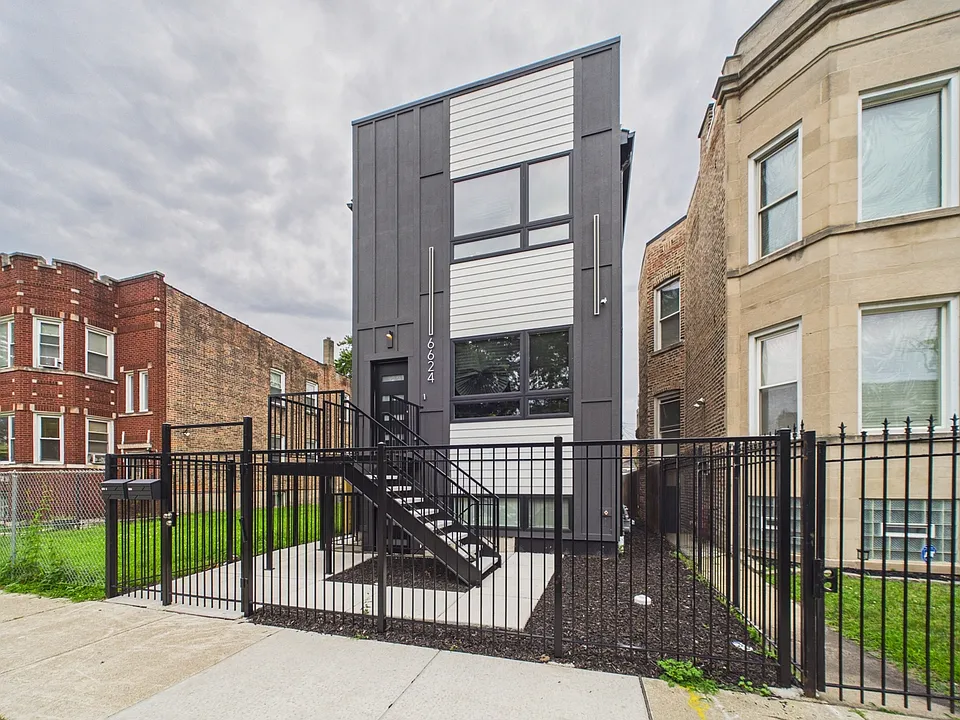 6624 S Champlain Ave #B