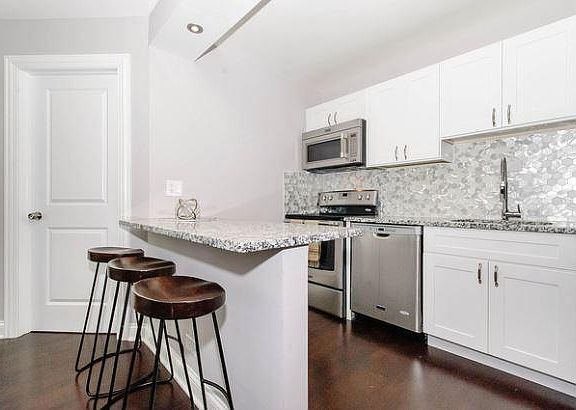 5th image of 1455 N Sandburg Ter APT 802