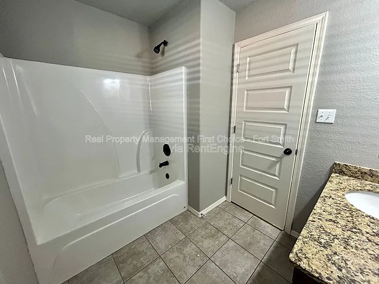 423 Ridge Point Dr — Photo 21