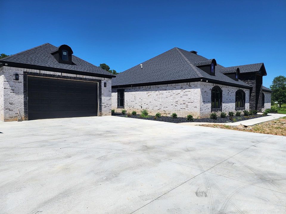 2nd image of 1208 Russenberger Rd
