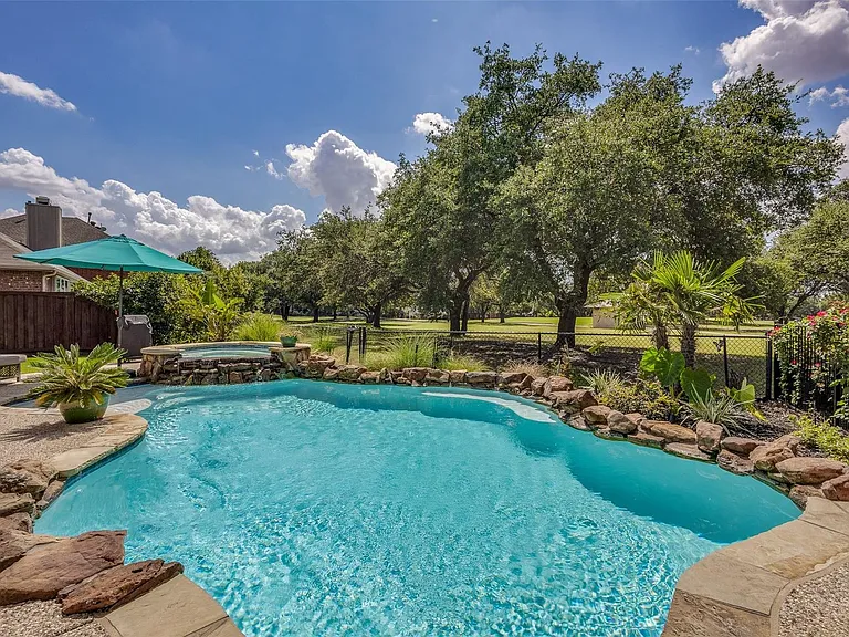 5901 Norfolk Ln — Photo 31