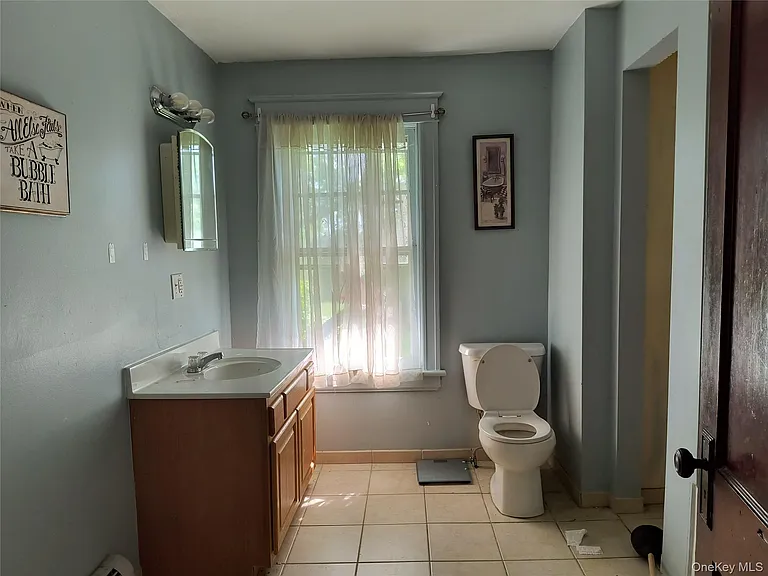210 Manchester Rd — Photo 24