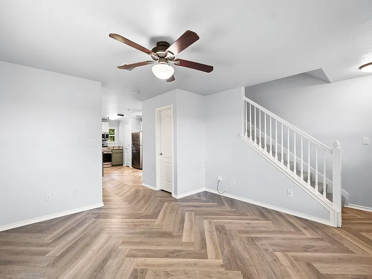 150 Shady Bluff Dr — Photo 13