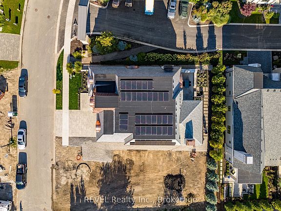 3rd image of 28 Cottage St