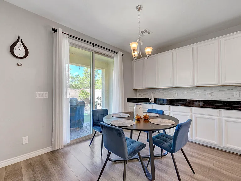 12321 Silvana St — Photo 15