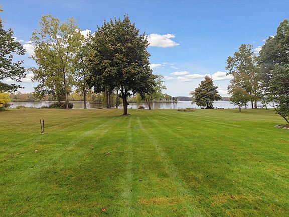 3rd image of 1130 Clubhouse Dr
