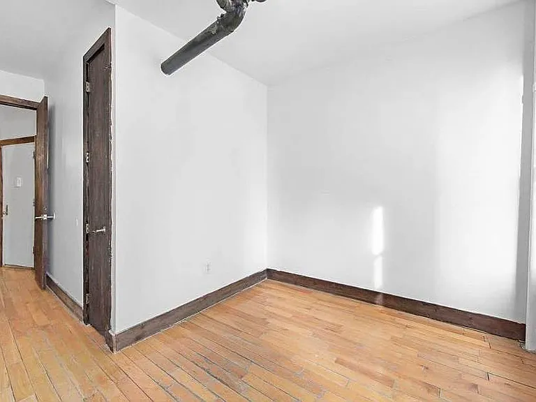886 Flushing Ave #2R — Photo 6