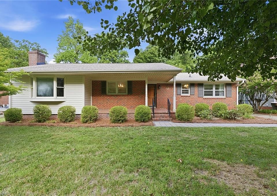 1st image of 2905 Shamrock Dr