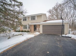 N94W15888 Ridgeview Dr, Menomonee Falls, WI 53051