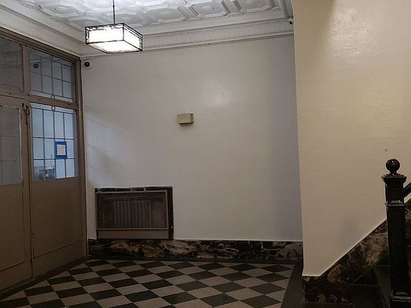 5th image of 1 Chester Ct APT 6L
