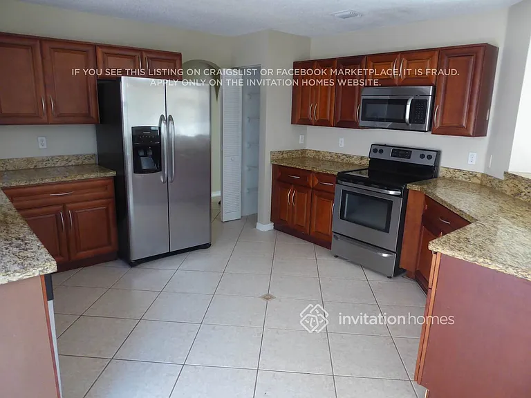 14730 SW 156th Ave — Photo 5