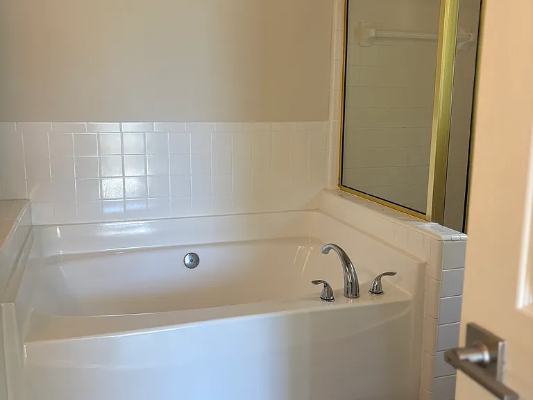 95 Prestwick Ln — Photo 30
