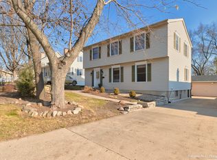 125 George St, Barrington, IL 60010